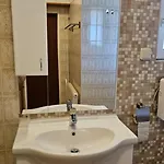 아파트 Apartmenthaus-winkler Wiener-neustadt-umgebung *